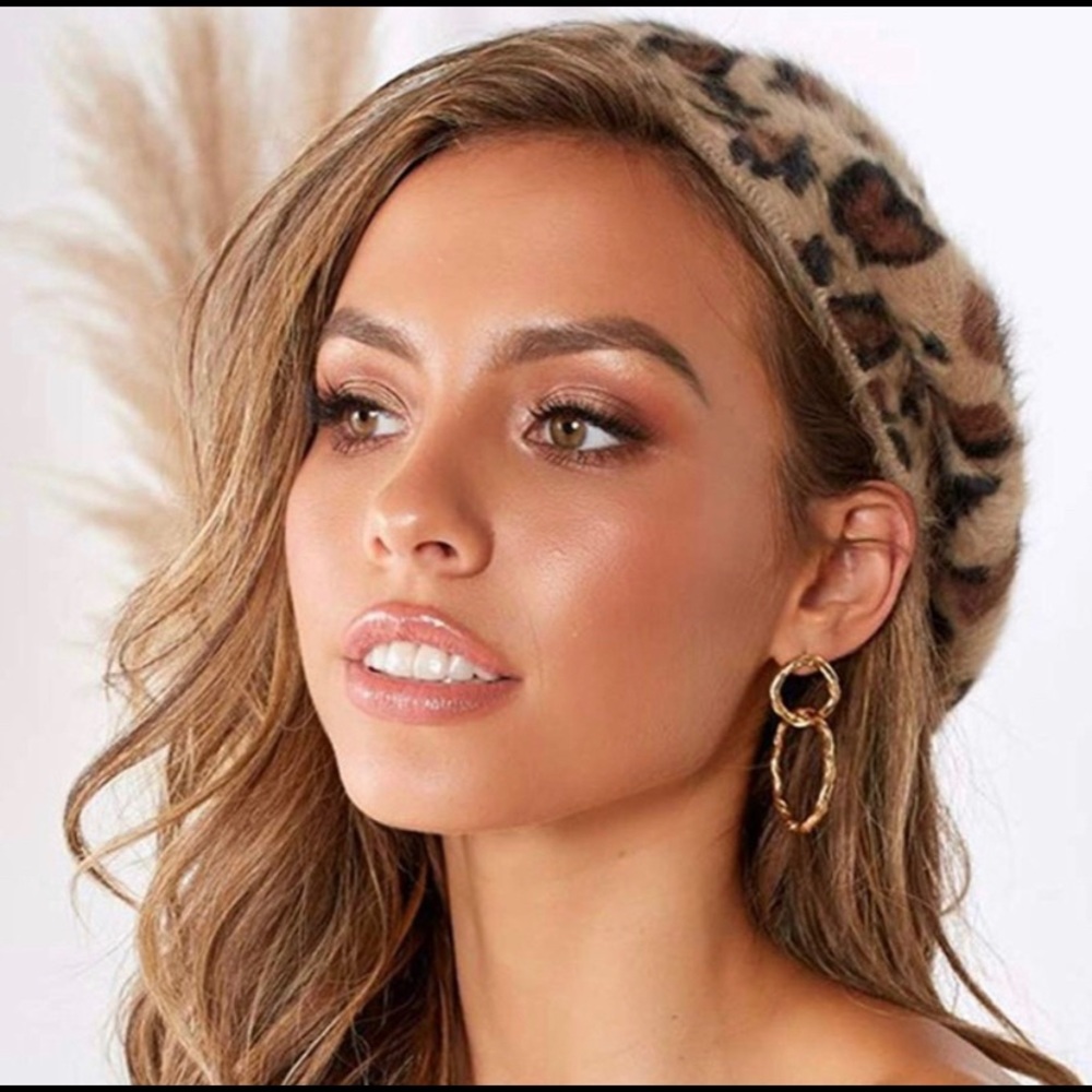 Chic Leopard Print Beret